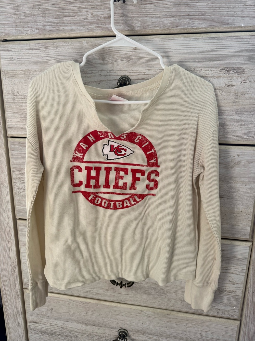 NFL Cream Long-Sleeve Kansas City Chiefs Graphic Thermal Top